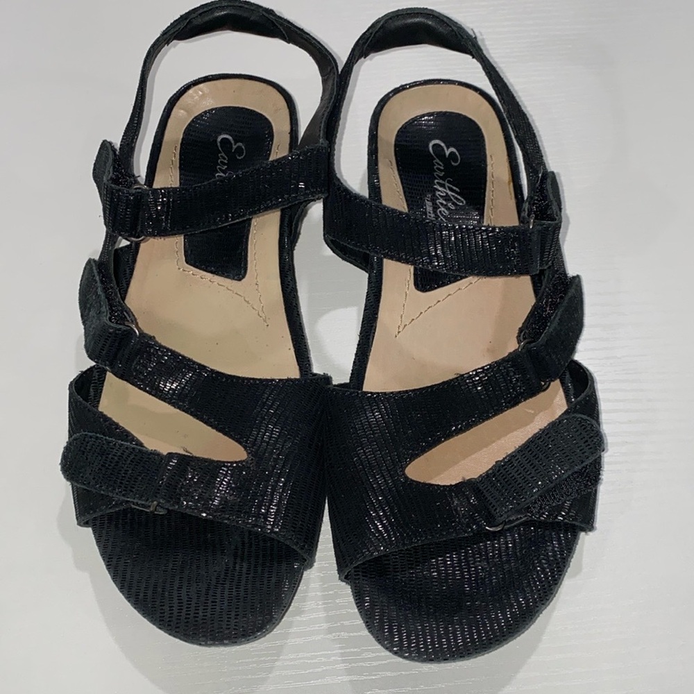 Earthies nova nova black suede strap sandals shoes size 8.5